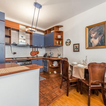 Vintage And Warm 2Br Apartament In Τίρανα Εξωτερικό φωτογραφία