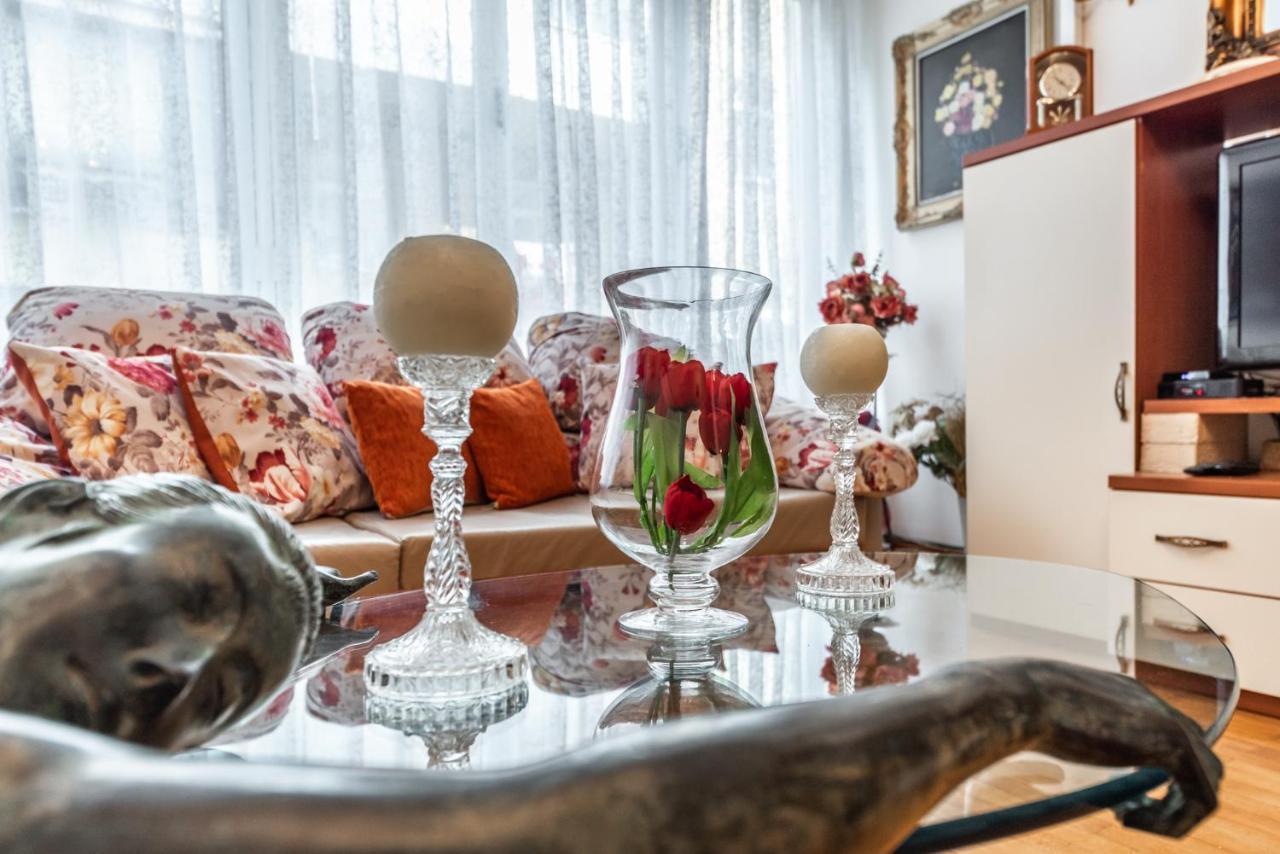 Vintage And Warm 2Br Apartament In Τίρανα Εξωτερικό φωτογραφία