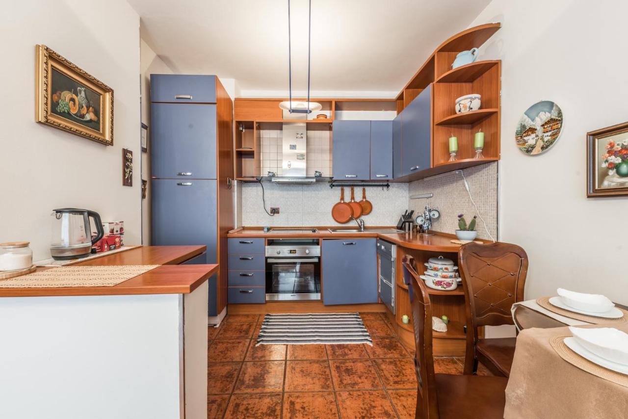 Vintage And Warm 2Br Apartament In Τίρανα Εξωτερικό φωτογραφία