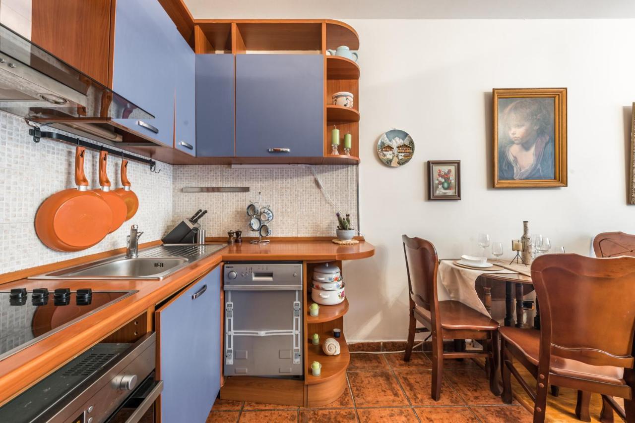 Vintage And Warm 2Br Apartament In Τίρανα Εξωτερικό φωτογραφία