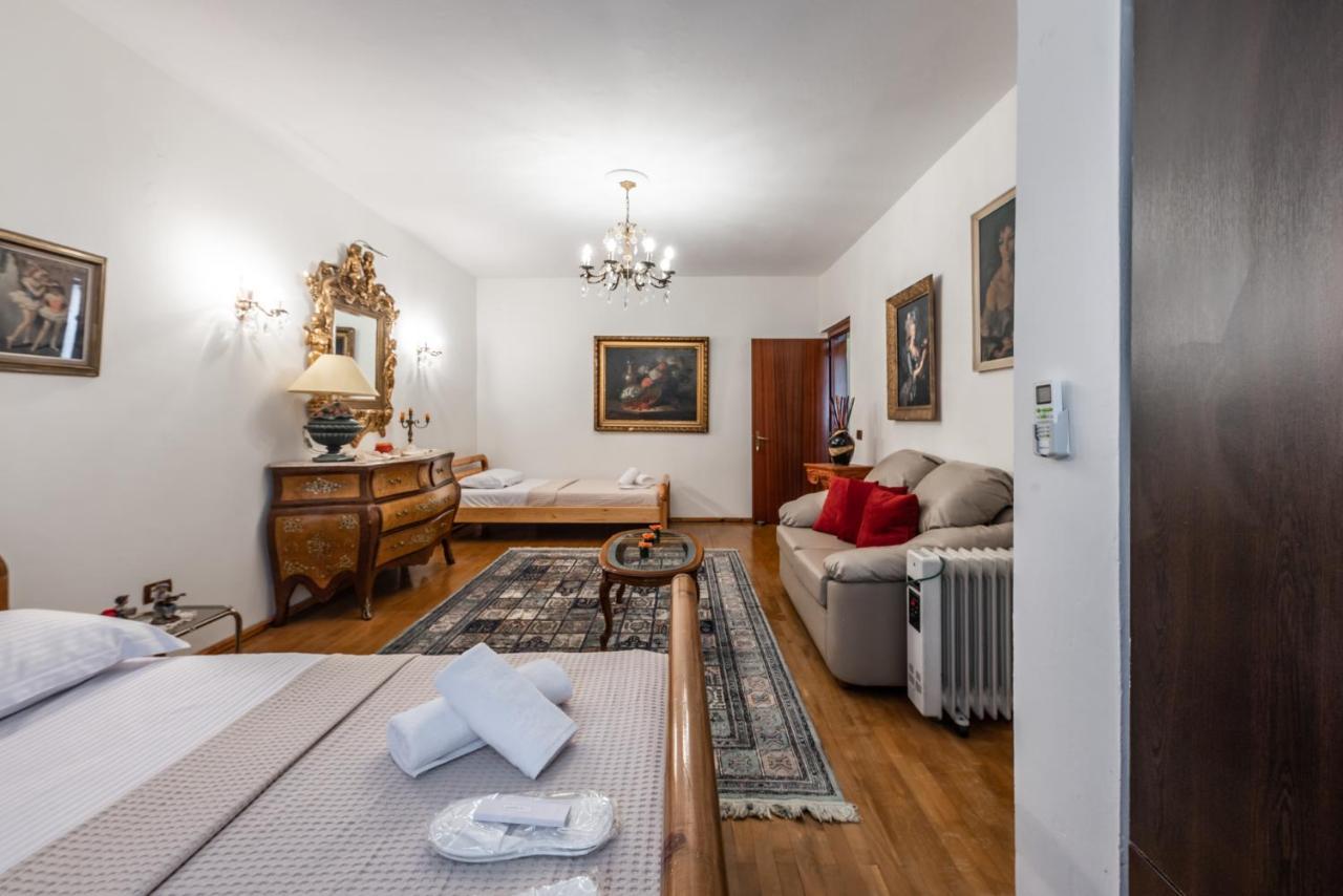 Vintage And Warm 2Br Apartament In Τίρανα Εξωτερικό φωτογραφία