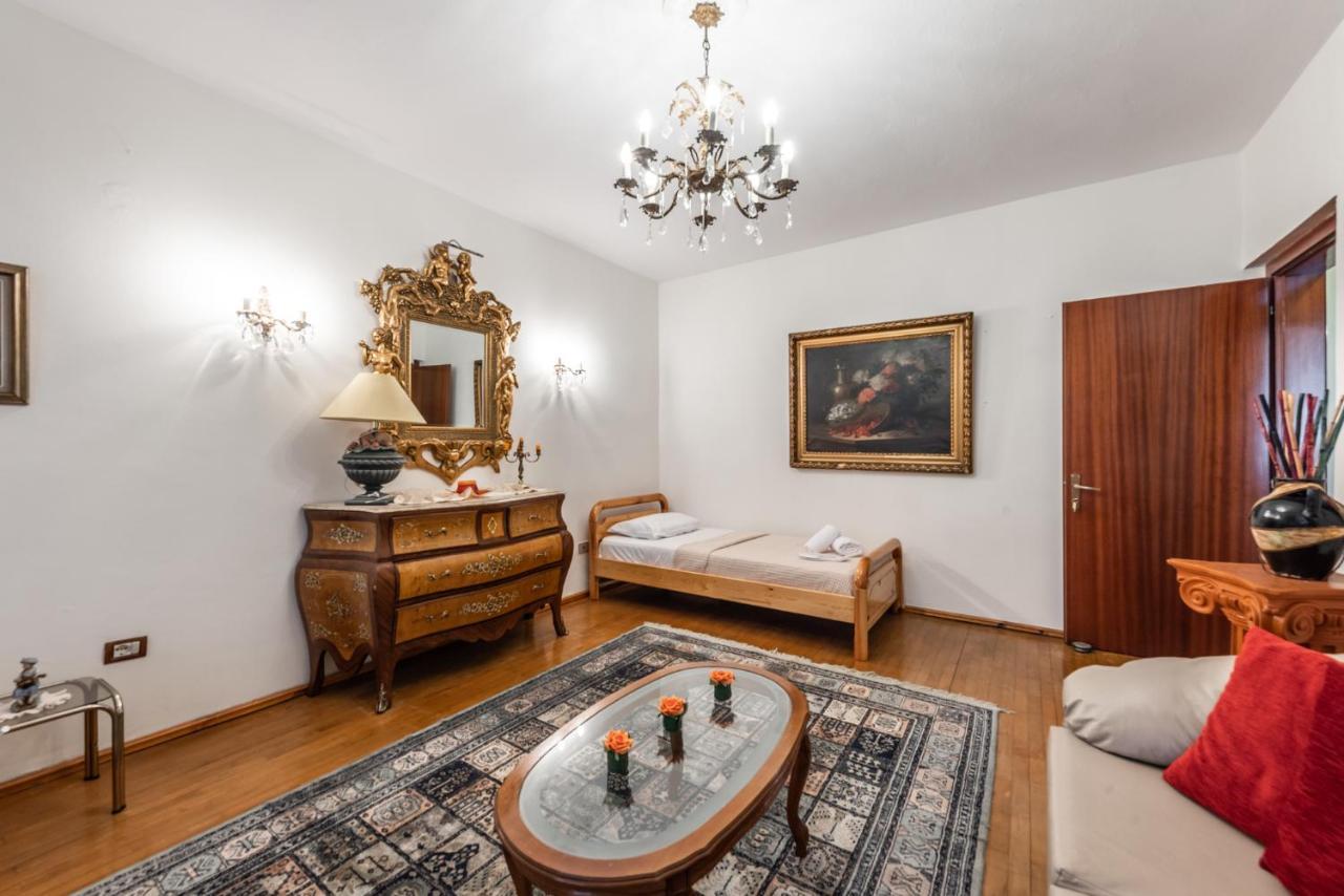 Vintage And Warm 2Br Apartament In Τίρανα Εξωτερικό φωτογραφία