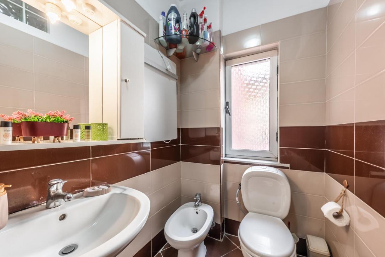 Vintage And Warm 2Br Apartament In Τίρανα Εξωτερικό φωτογραφία