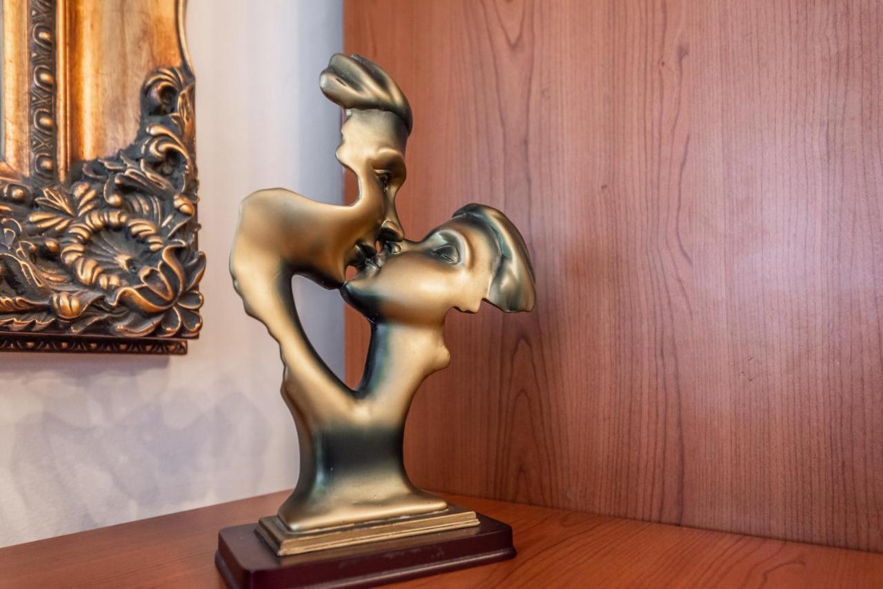 Vintage And Warm 2Br Apartament In Τίρανα Εξωτερικό φωτογραφία