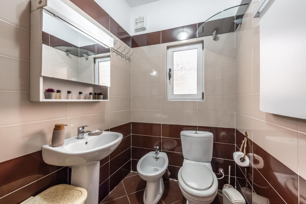 Vintage And Warm 2Br Apartament In Τίρανα Εξωτερικό φωτογραφία