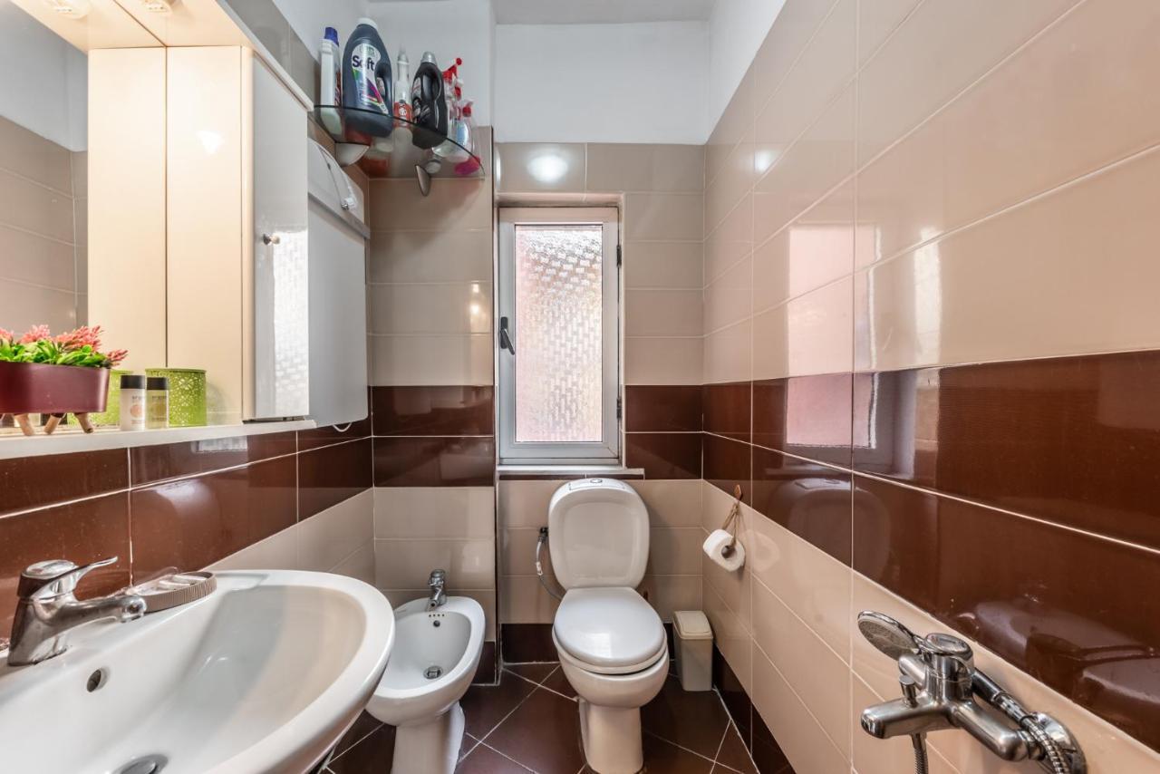 Vintage And Warm 2Br Apartament In Τίρανα Εξωτερικό φωτογραφία